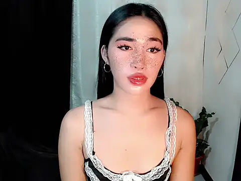 Snapshot of urasiankylie chatting on 05-06-26, 03:17 urasiankylie online show from 05-06-26, 03:17