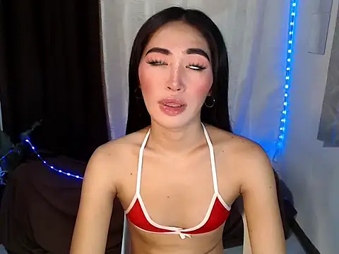 Snapshot of urasiankylie chatting on 06-20-26, 06:00 urasiankylie online show from 06-20-26, 06:00