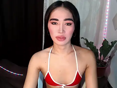 Snapshot of urasiankylie chatting on 07-04-26, 05:30 urasiankylie online show from 07-04-26, 05:30