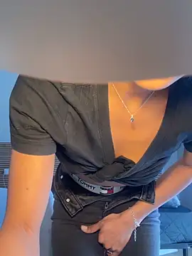 latinacaro- online show from 04-21-26, 10:32