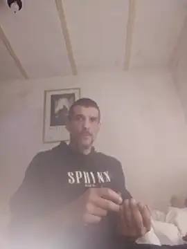 Guillelp online show from 05-22-26, 12:33
