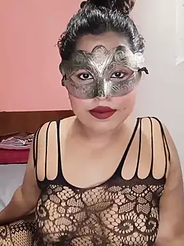 Maskedcurves online show from 06-29-26, 09:04