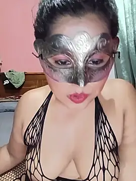 Maskedcurves online show from 07-24-26, 04:05