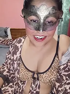 Maskedcurves online show from 07-25-26, 04:48