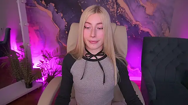 MelaniiePlay online show from 05-29-26, 01:42