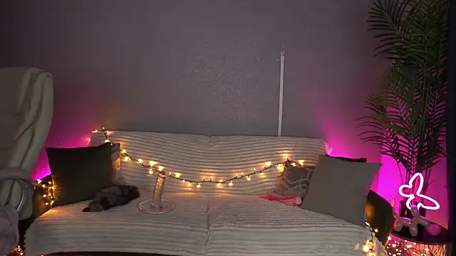 MelaniiePlay online show from 06-13-26, 01:31