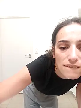 Lolaa92i online show from 04-11-26, 12:59