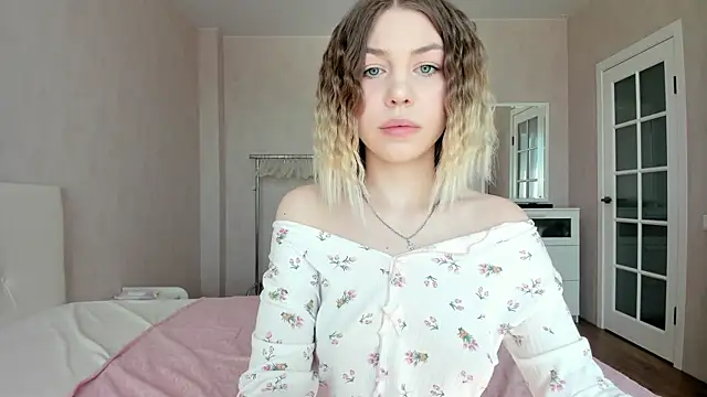 uma like online show from 04-07-26, 08:48