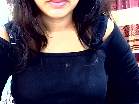 Snapshot of Noor_Zarin chatting on 04-13-26, 01:44 Noor Zarin online show from 04-13-26, 01:44