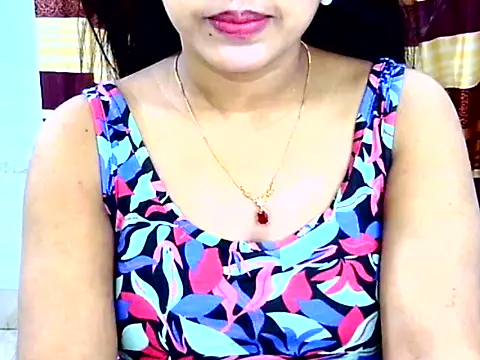 Snapshot of Noor_Zarin chatting on 04-16-26, 10:34 Noor Zarin online show from 04-16-26, 10:34