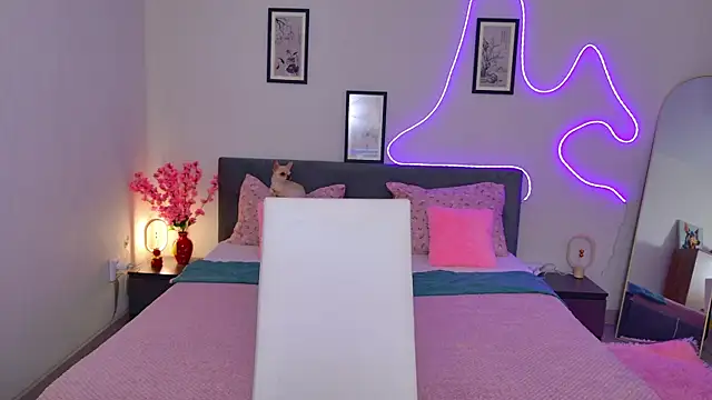 moneyforPeaches online show from 05-20-26, 04:02