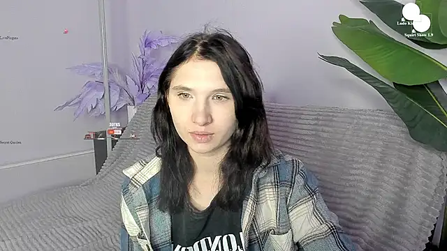 Snapshot of Kitty_Blondie chatting on 05-25-26, 09:04 Kitty Blondie online show from 05-25-26, 09:04