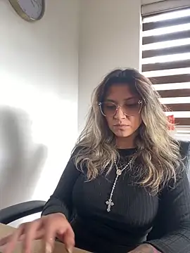 Isabella varella- online show from 05-11-26, 02:56
