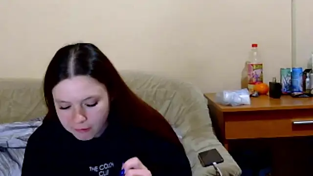 Snapshot of JessicaHolland1 chatting on 04-19-26, 06:43 JessicaHolland1 online show from 04-19-26, 06:43