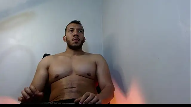 Snapshot of georgeholl chatting on 05-05-26, 01:57 georgeholl online show from 05-05-26, 01:57
