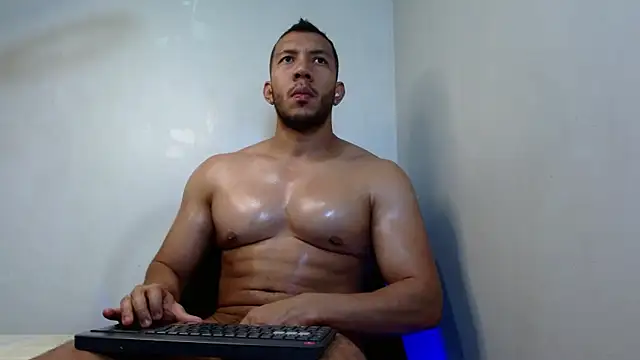 Snapshot of georgeholl chatting on 06-11-26, 01:16 georgeholl online show from 06-11-26, 01:16