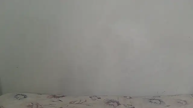 SlipperyLipsX online show from 05-30-26, 06:21