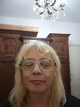 MatureElegantWidow online show from 06-14-26, 09:17