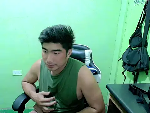 Snapshot of Hunkfireman chatting on 06-15-26, 01:24 Hunkfireman online show from 06-15-26, 01:24