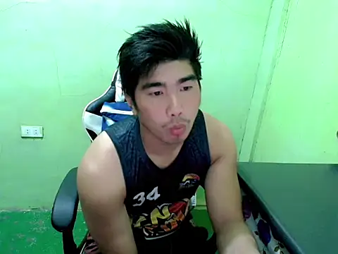 Snapshot of Hunkfireman chatting on 07-05-26, 11:23 Hunkfireman online show from 07-05-26, 11:23