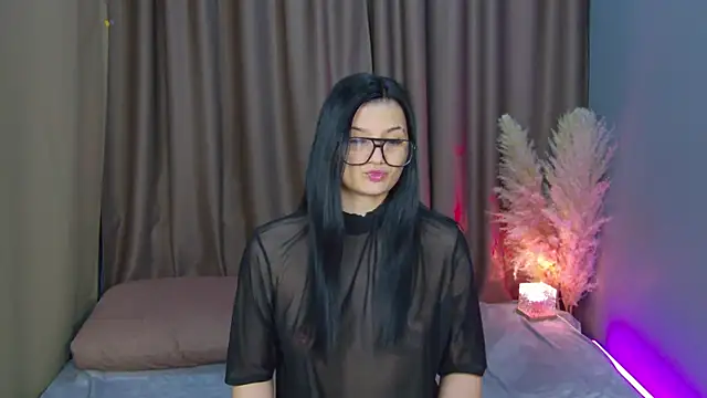 Snapshot of JennyJordans chatting on 04-10-26, 01:00 JennyJordans online show from 04-10-26, 01:00