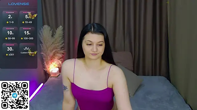 Snapshot of JennyJordans chatting on 04-24-26, 01:30 JennyJordans online show from 04-24-26, 01:30