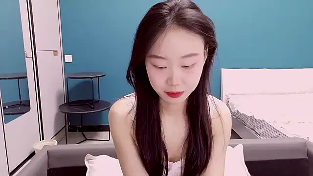 Snapshot of ZHJKS9988 chatting on 04-28-26, 01:59 ZHJKS9988 online show from 04-28-26, 01:59