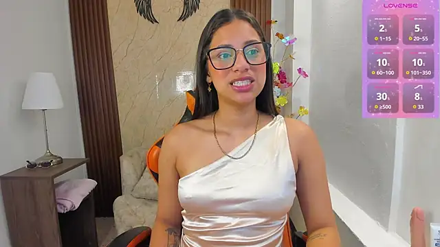 Snapshot of Atiena_ chatting on 06-19-26, 07:50 Atiena online show from 06-19-26, 07:50