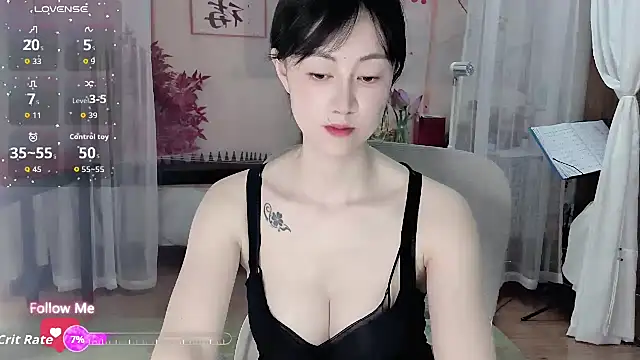 Snapshot of noomi-1111 chatting on 06-25-26, 05:07 noomi-1111 online show from 06-25-26, 05:07