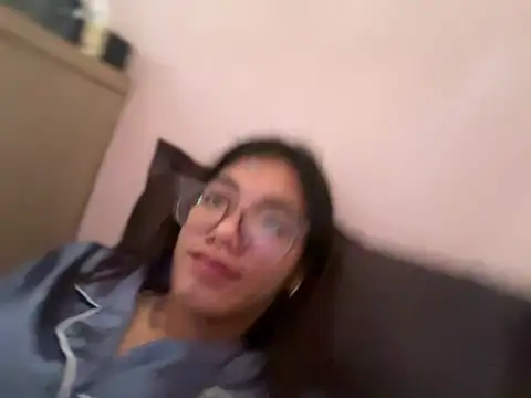Snapshot of Akari_hunt chatting on 04-07-26, 11:04 Akari hunt online show from 04-07-26, 11:04