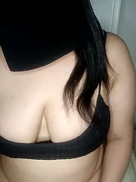 Snapshot of Amira_Egypt chatting on 05-11-26, 09:34 Amira Egypt online show from 05-11-26, 09:34