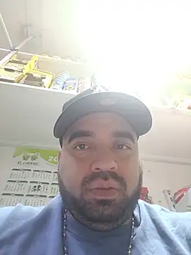 Snapshot of Alfonsovid chatting on 06-10-26, 03:18 Alfonsovid online show from 06-10-26, 03:18