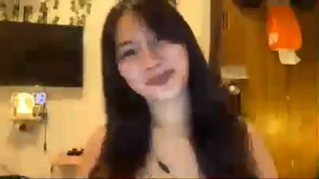 Snapshot of GlindaDejardin chatting on 04-11-26, 05:17 GlindaDejardin online show from 04-11-26, 05:17