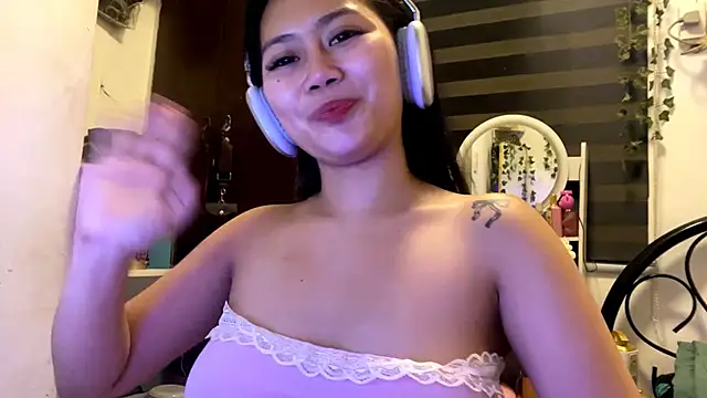Snapshot of GlindaDejardin chatting on 05-11-26, 05:21 GlindaDejardin online show from 05-11-26, 05:21