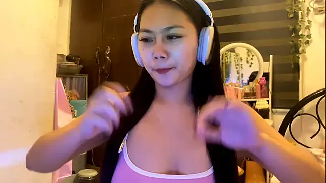 Snapshot of GlindaDejardin chatting on 05-12-26, 05:21 GlindaDejardin online show from 05-12-26, 05:21