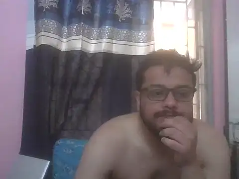 Snapshot of hotboyl6969 chatting on 04-05-26, 05:48 hotboyl6969 online show from 04-05-26, 05:48