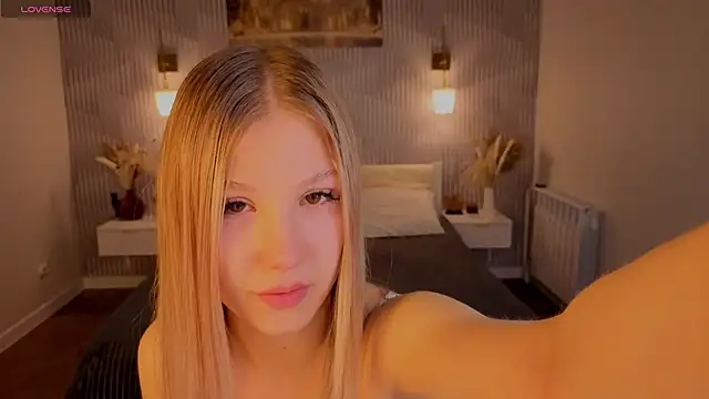 Snapshot of Angelina_Becker chatting on 05-07-26, 01:11 Angelina Becker online show from 05-07-26, 01:11