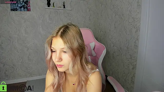 Angelina Becker online show from 06-01-26, 01:18