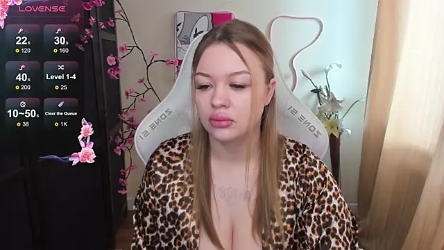 Snapshot of AmeliePeach chatting on 05-17-26, 01:25 AmeliePeach online show from 05-17-26, 01:25
