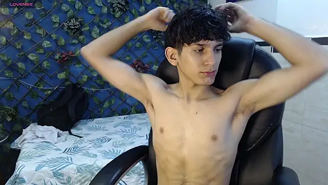 Snapshot of billy_wild chatting on 04-15-26, 12:56 billy wild online show from 04-15-26, 12:56