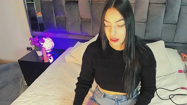 Ashly bloom  online show from 05-24-26, 03:33