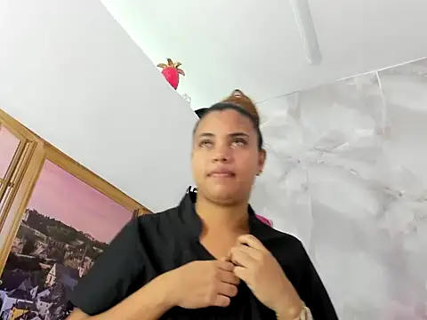 EllyBloom online show from 05-05-26, 01:41