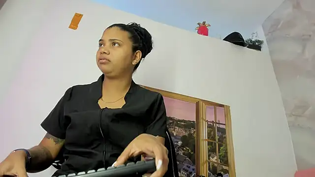 EllyBloom online show from 06-11-26, 01:09