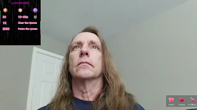 Snapshot of Magnus_Luv chatting on 05-25-26, 04:46 Magnus Luv online show from 05-25-26, 04:46