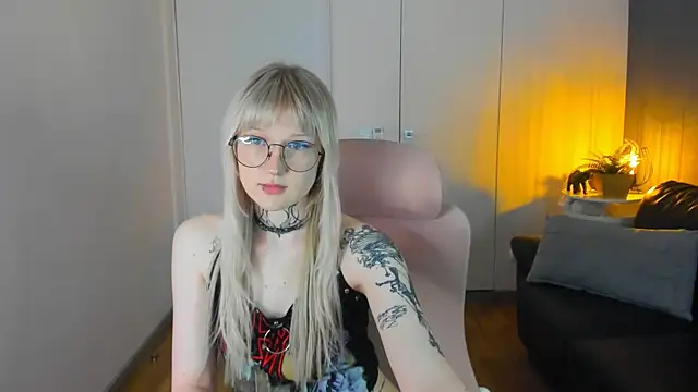  Yummi online show from 05-16-26, 06:07
