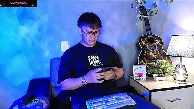 Snapshot of owen_xxx chatting on 04-06-26, 01:47 owen xxx online show from 04-06-26, 01:47