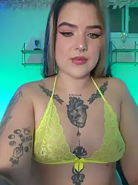 Snapshot of __MeganMY chatting on 06-11-26, 08:34 MeganMY online show from 06-11-26, 08:34