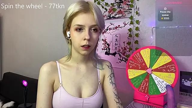 LunaBless online show from 05-24-26, 09:31