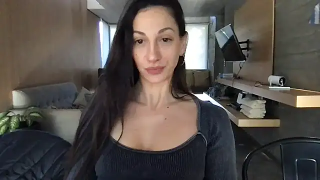 Snapshot of canduxgirl chatting on 08-07-26, 01:35 canduxgirl online show from 08-07-26, 01:35