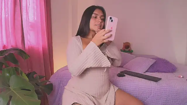 Snapshot of Addela_ chatting on 04-20-26, 06:31 Addela online show from 04-20-26, 06:31